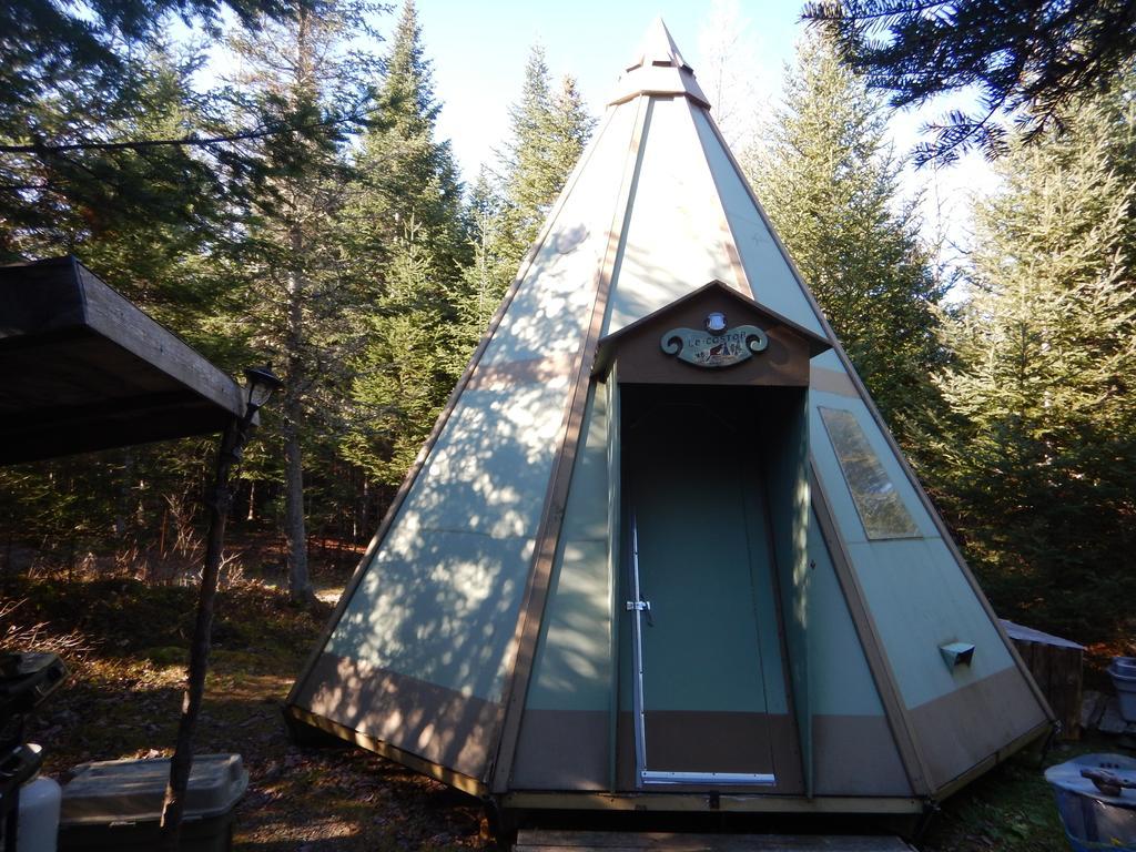 Aux Tipis De La Riviere Sauvage Βίλα Saint Romain Εξωτερικό φωτογραφία