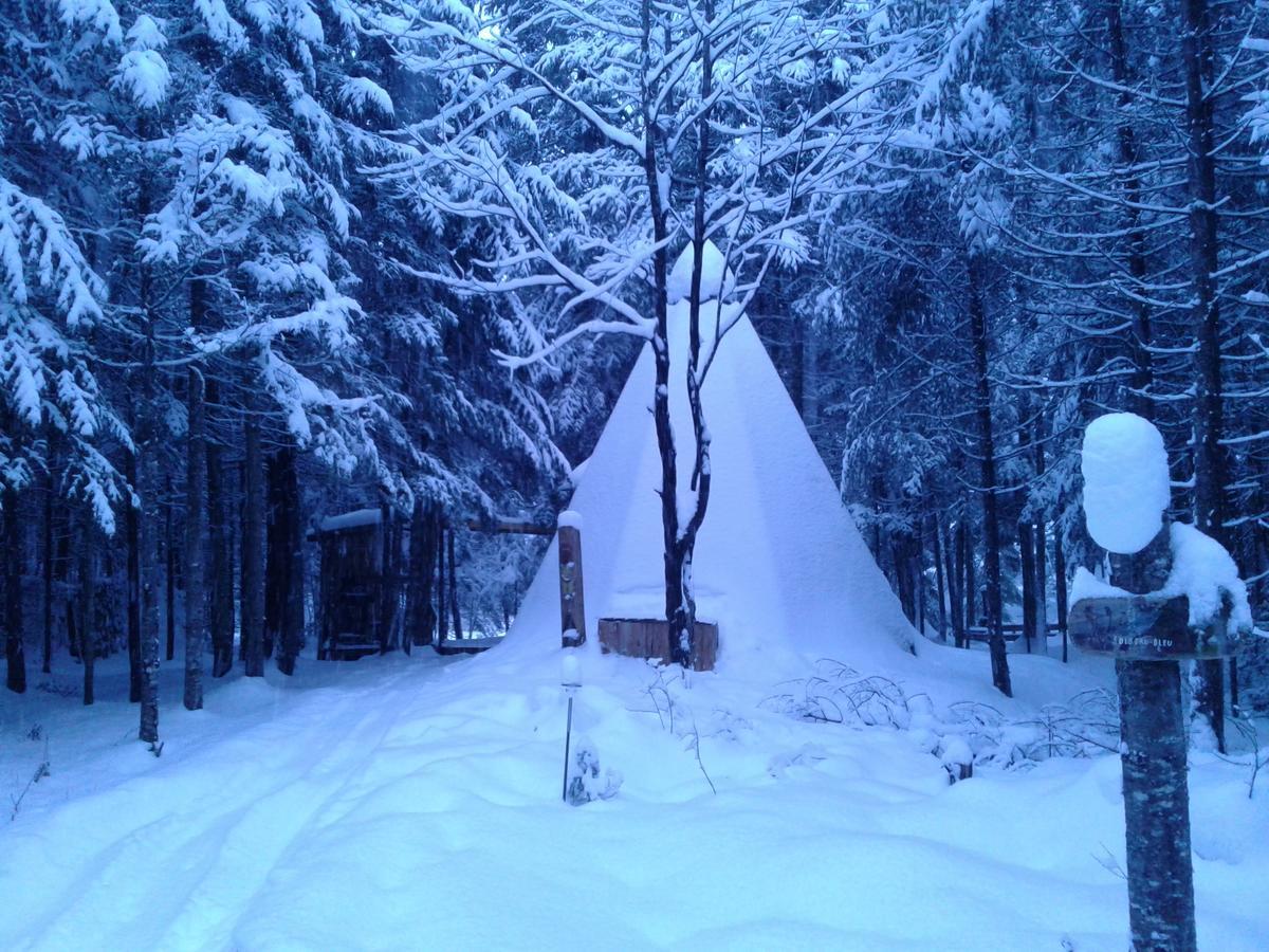 Aux Tipis De La Riviere Sauvage Βίλα Saint Romain Εξωτερικό φωτογραφία